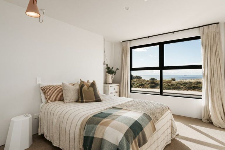 Photo of property in 212 Marine Parade, Mount Maunganui, 3116