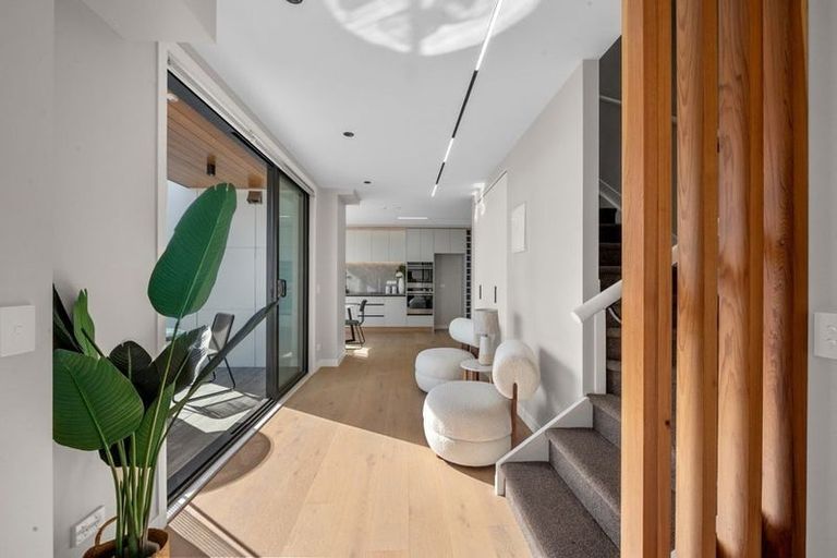 Photo of property in 10/12 Burns Avenue, Takapuna, Auckland, 0622
