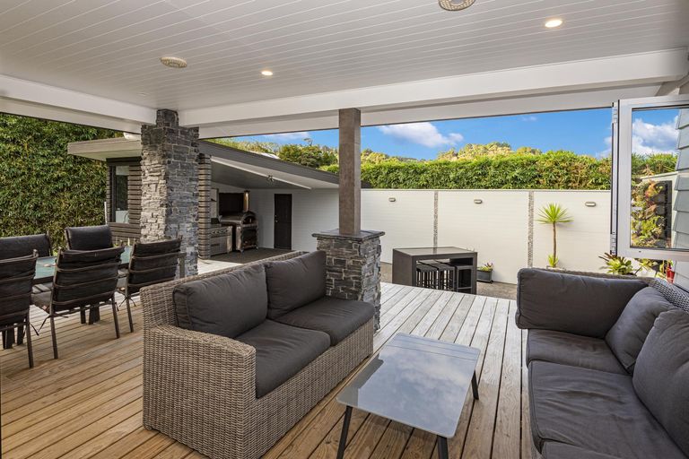 Photo of property in 31 Crisp Road, Parua Bay, Whangarei, 0174