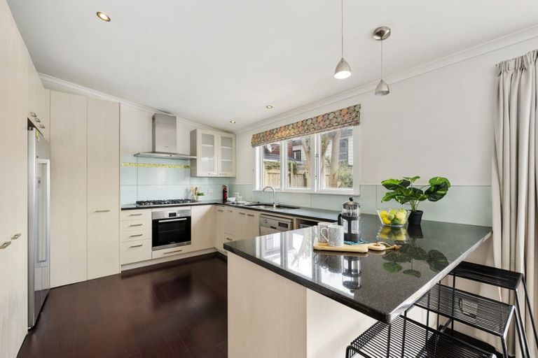 Photo of property in 160 Russell Terrace, Berhampore, Wellington, 6023