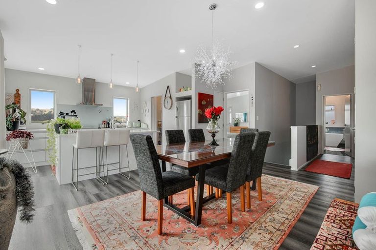 Photo of property in 19 Te Kauri Place, Helensville, 0800