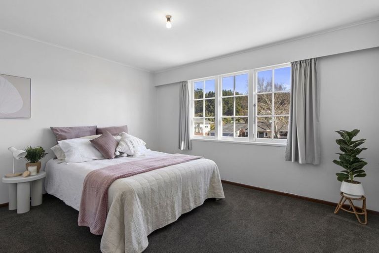 Photo of property in 27 Sunbrae Drive, Silverstream, Upper Hutt, 5019