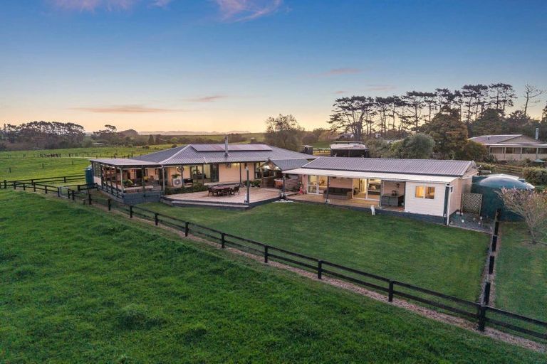Photo of property in 96 Westhead Road, Pollok, Waiuku, 2683