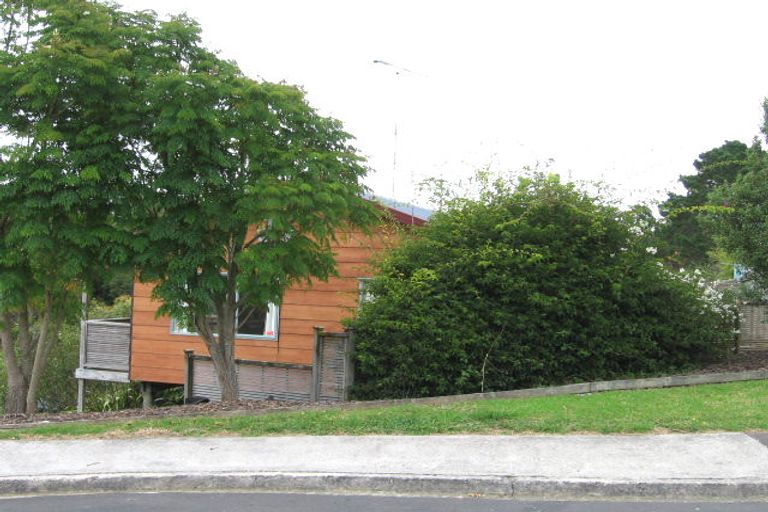 Photo of property in 57h Fordham Street, Beach Haven, Auckland, 0626