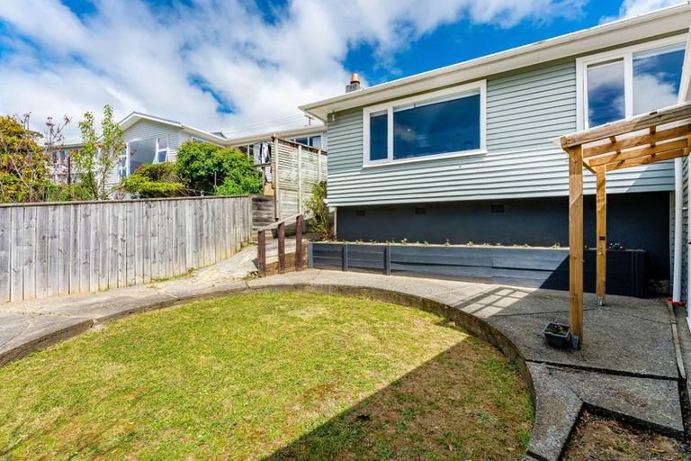 Photo of property in 77 Champion Street, Cannons Creek, Porirua, 5024
