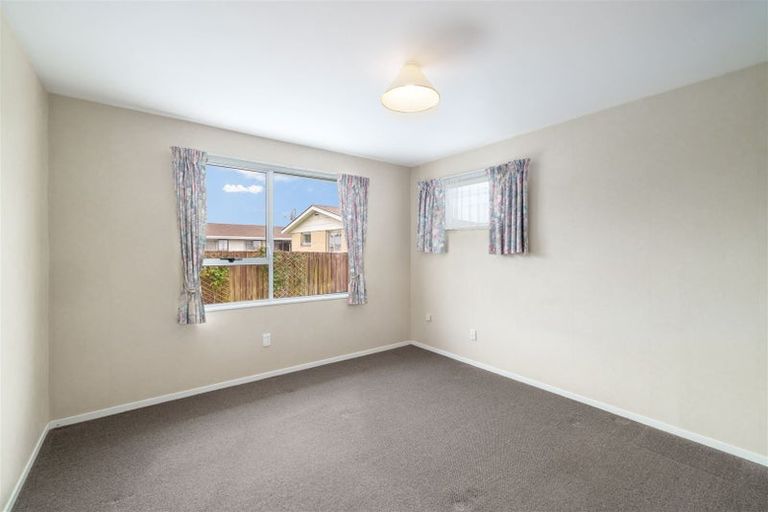Photo of property in 35 Oldwood Street, Bishopdale, Christchurch, 8053