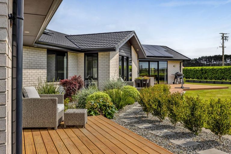 Photo of property in 1 Larlin Drive, Hawera, 4675