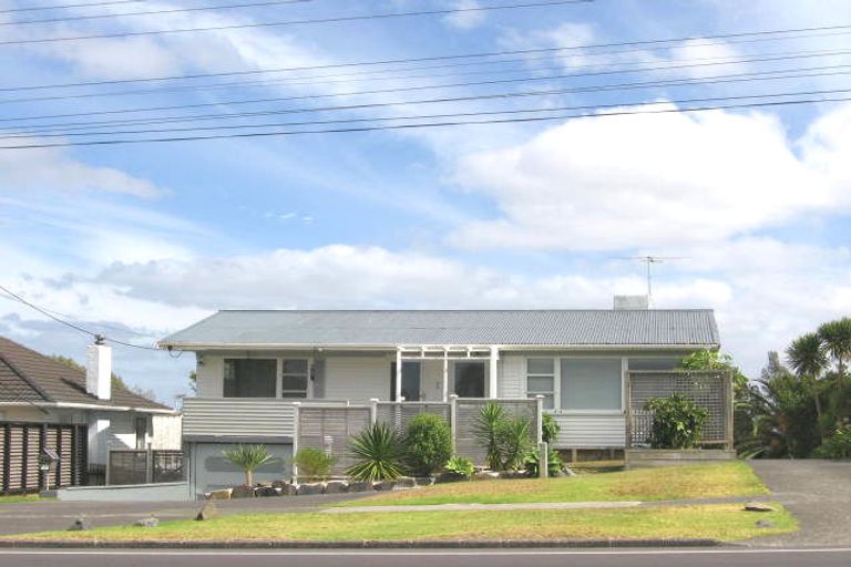 Photo of property in 1/294 East Coast Road, Forrest Hill, Auckland, 0620