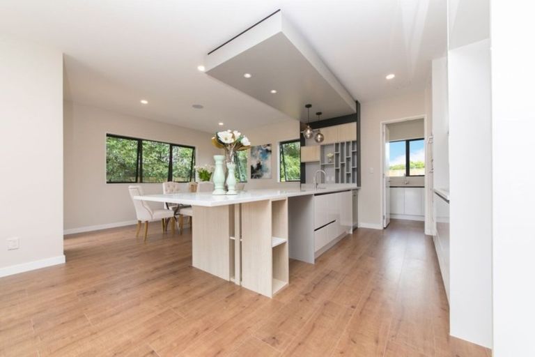 Photo of property in 1 Duchess Way, Riverhead, 0820