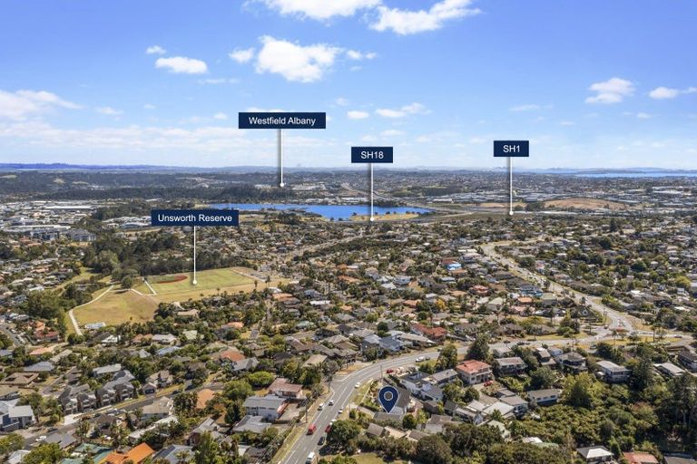 Photo of property in 1/39 Sunset Road, Totara Vale, Auckland, 0632