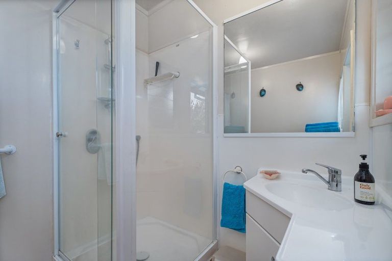 Photo of property in 4 Courtney Place, Pauanui, Hikuai, 3579
