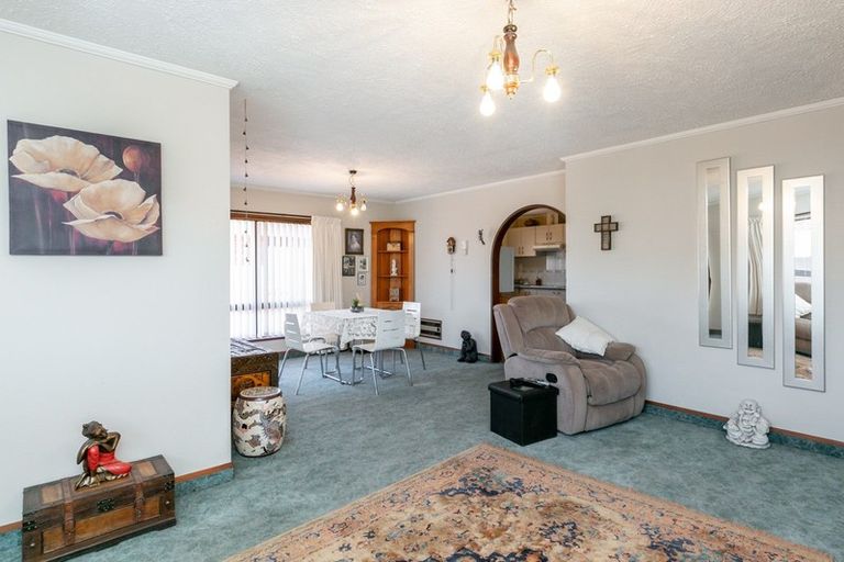 Photo of property in 2/14 Avondale Road, Taradale, Napier, 4112