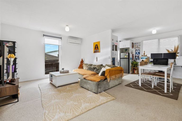 Photo of property in 63c/1 Colwill Road, Massey, Auckland, 0614