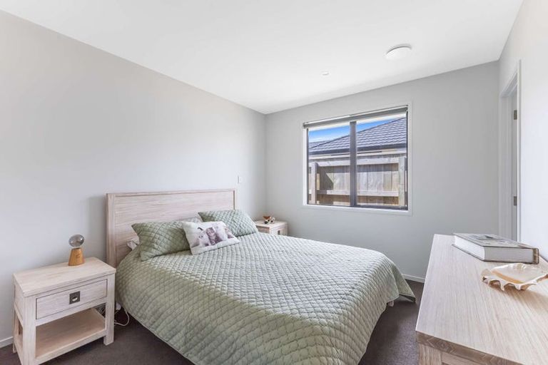 Photo of property in 10 Rehua Place, Waiwhakaiho, New Plymouth, 4312