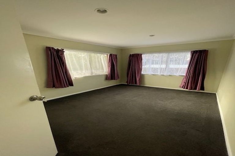 Photo of property in 10a Marie Crescent, Te Atatu South, Auckland, 0610