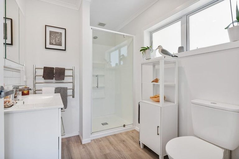 Photo of property in 17 Manatu Close, Whangamata, 3691