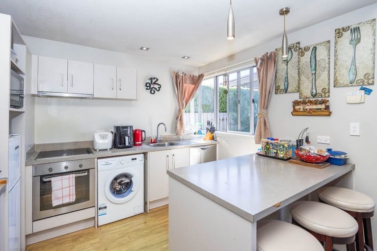 Photo of property in 37d Jones Crescent, Melville, Hamilton, 3206