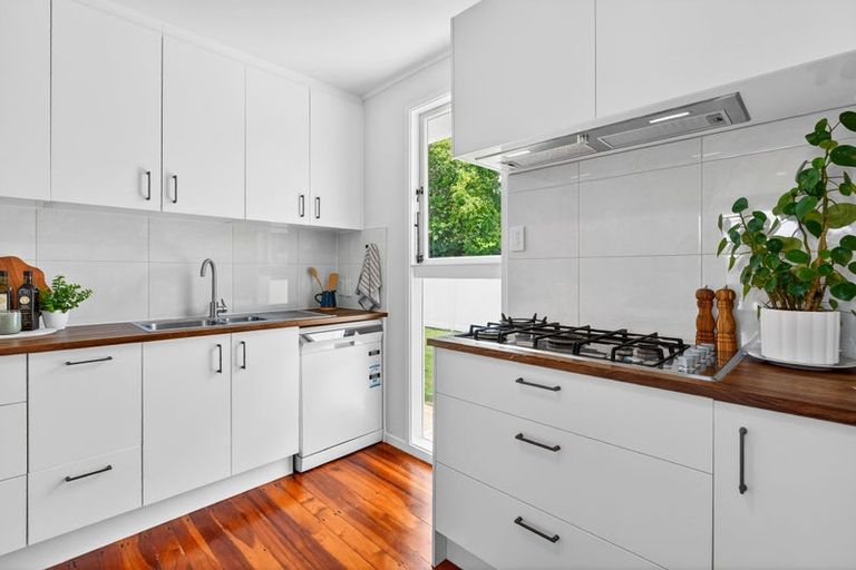 Photo of property in 17 Lysander Crescent, Beach Haven, Auckland, 0626