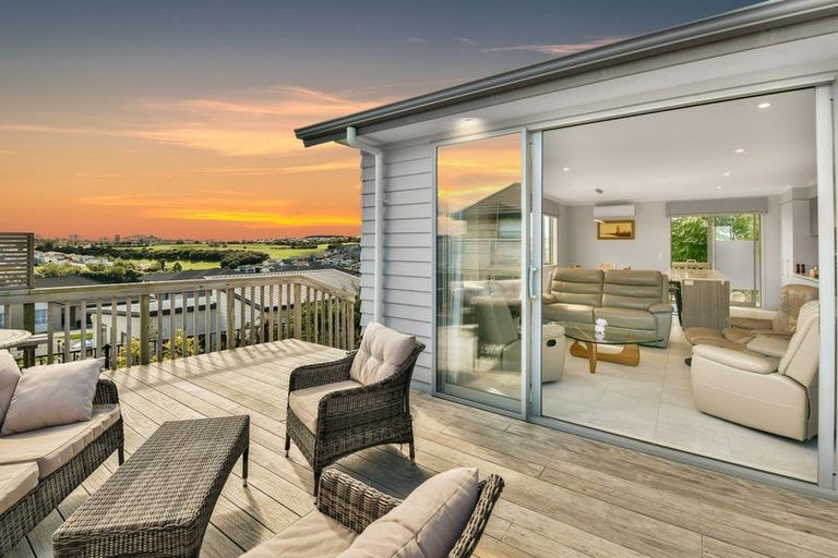 Photo of property in 14 Kiwa Crescent, Gulf Harbour, Whangaparaoa, 0930