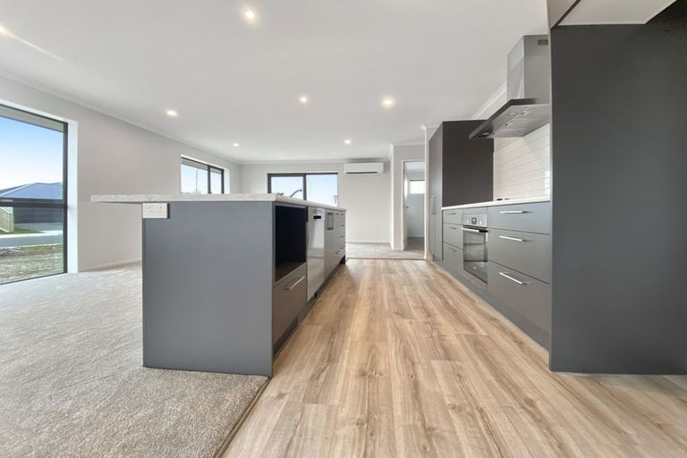 Photo of property in 14 Herridge Street, Woodend, 7691