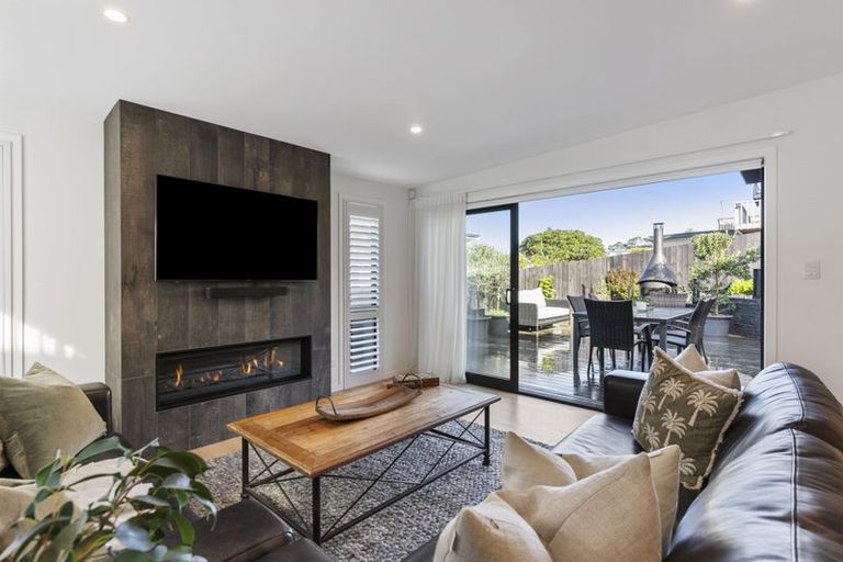 Photo of property in 39a Hyde Road, Rothesay Bay, Auckland, 0630