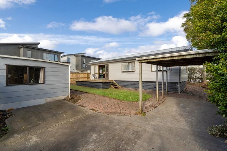 Photo of property in 1/19 Montgomery Avenue, Belmont, Auckland, 0622