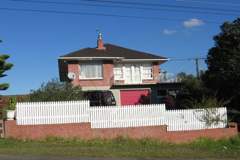 Photo of property in 14 School Road, Te Atatu South, Auckland, 0610
