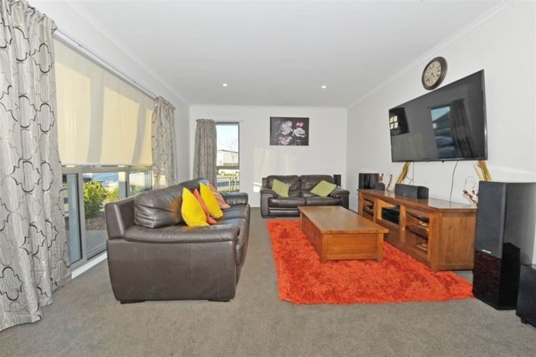 Photo of property in 33 William Dawson Crescent, Wigram, Christchurch, 8025