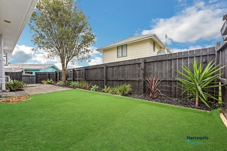Photo of property in 1/52 Harrington Road, Henderson, Auckland, 0610