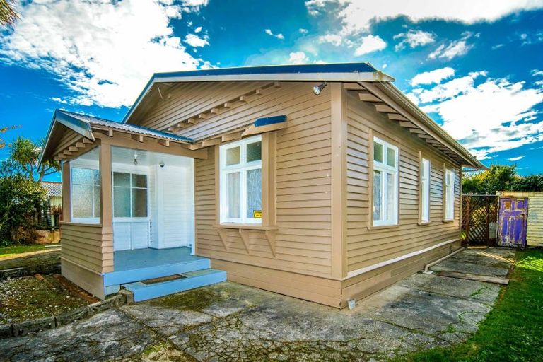 Photo of property in 119 Brougham Street, Westport, 7825