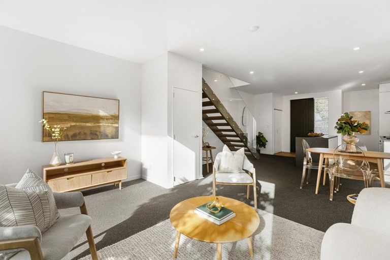 Photo of property in 2/20 Trent Street, Island Bay, Wellington, 6023