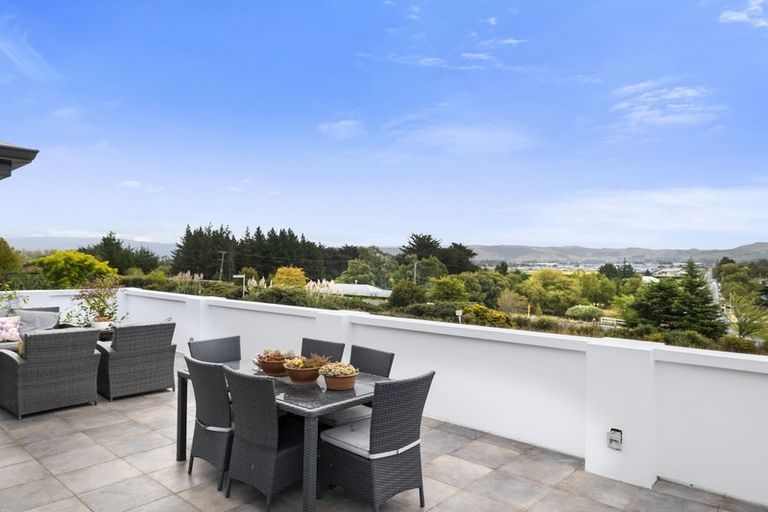 Photo of property in 214 Gladstone Road North, Mosgiel, 9024