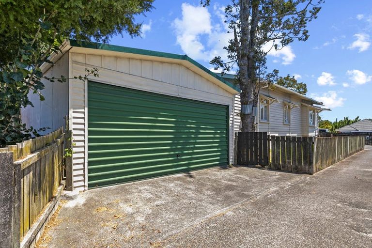 Photo of property in 1/27 Rata Street, New Lynn, Auckland, 0600