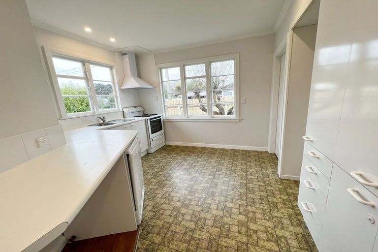 Photo of property in 53 Kirkwood Avenue, Upper Riccarton, Christchurch, 8041