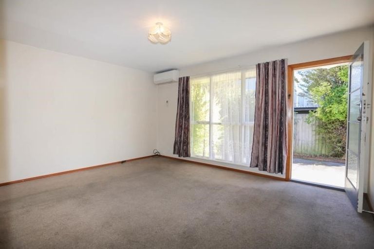 Photo of property in 2/32 Mona Vale Avenue, Riccarton, Christchurch, 8011