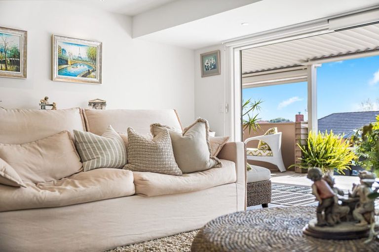 Photo of property in 1/24 Clifton Road, Hauraki, Auckland, 0622