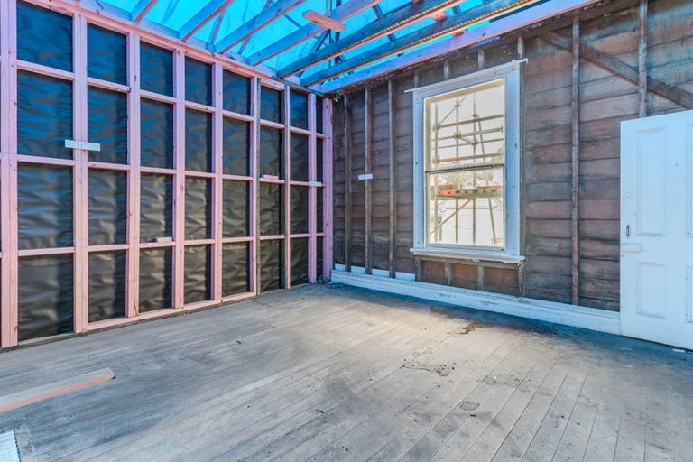 Photo of property in 1 Phillips Street, Kensington, Dunedin, 9011