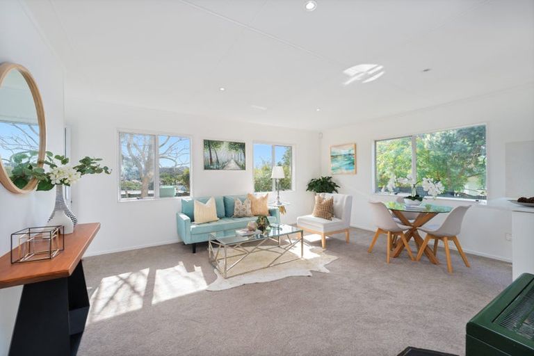 Photo of property in 9 Imperial Place, Henderson, Auckland, 0612