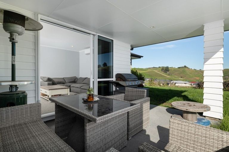 Photo of property in 17 Moira Close, Welcome Bay, Tauranga, 3175