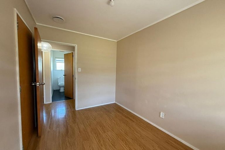 Photo of property in 10 Rook Place, Unsworth Heights, Auckland, 0632