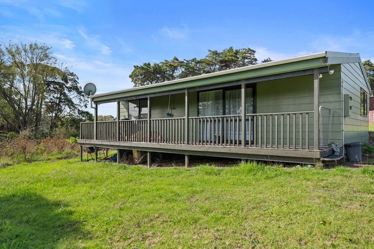 Photo of property in 216 Riverhead Road, Kumeu, 0892