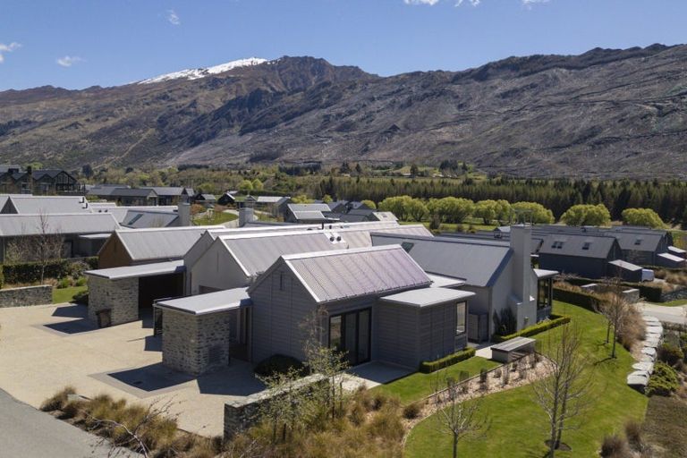Photo of property in 1 Owen Marshall Lane, Arrowtown, 9371