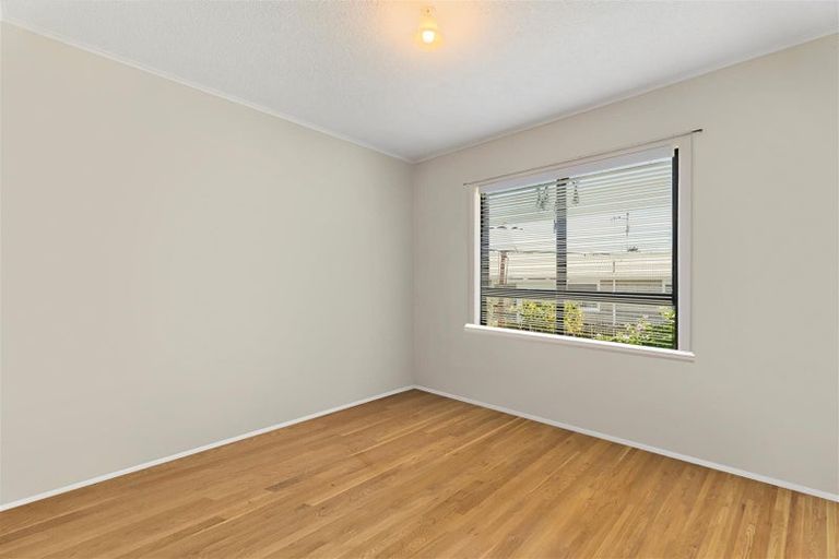 Photo of property in 20 Lee Street, Te Puke, 3119