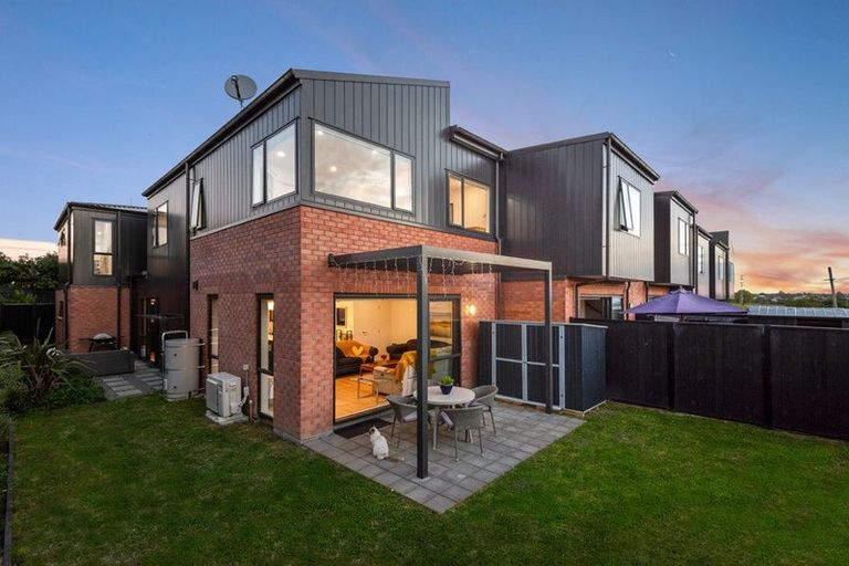 Photo of property in 12 Mahinga Kai Way, Belmont, Auckland, 0622