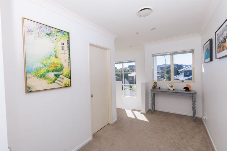 Photo of property in 6 Chippenham Grove, Churton Park, Wellington, 6037