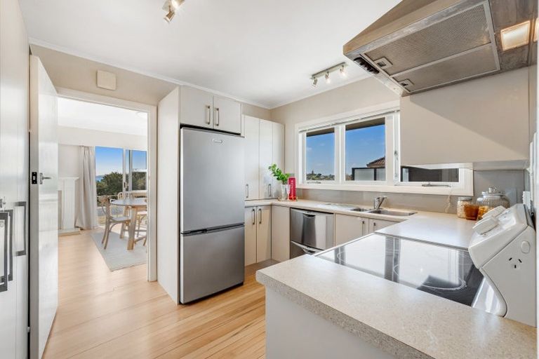 Photo of property in 1/53 Uxbridge Road, Mellons Bay, Auckland, 2014
