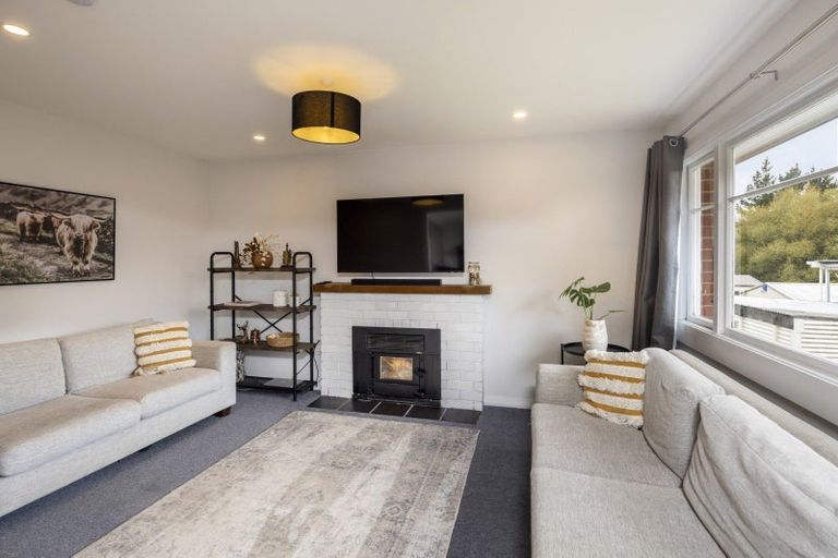 Photo of property in 28 Waldron Crescent, Green Island, Dunedin, 9018