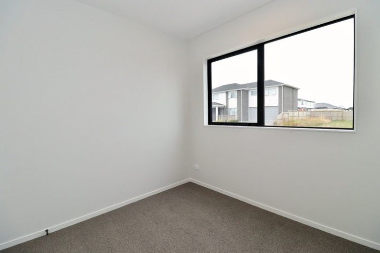 Photo of property in 1 Ngakau Road, Karaka, 2113