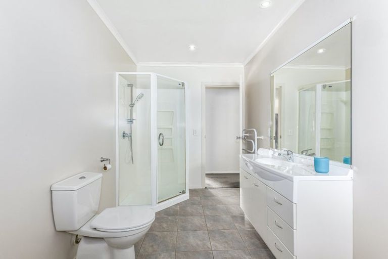 Photo of property in 6 Routeburn Avenue, Aotea, Porirua, 5024