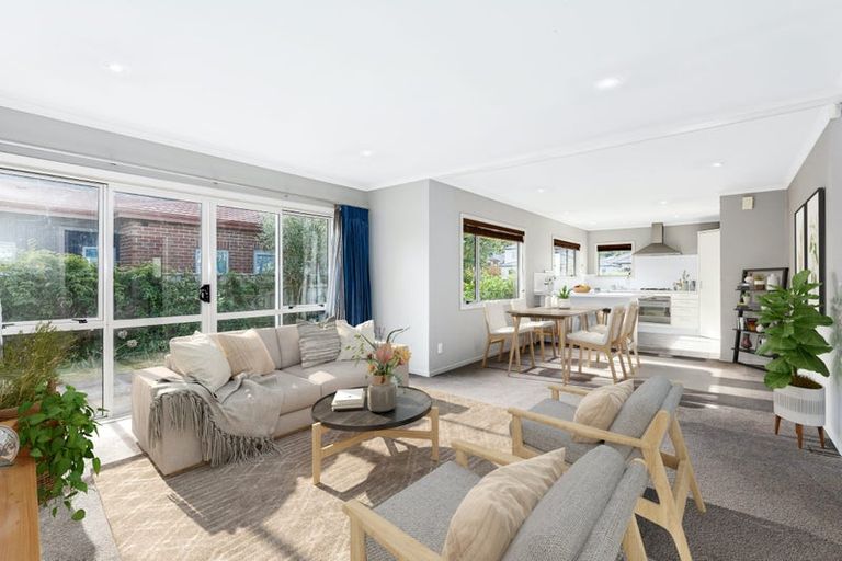 Photo of property in 6 Routeburn Avenue, Aotea, Porirua, 5024